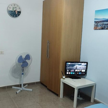 Los Cristianos Centro, Room With A Private Bathroom In Shared Apartment Arona  Exteriör bild