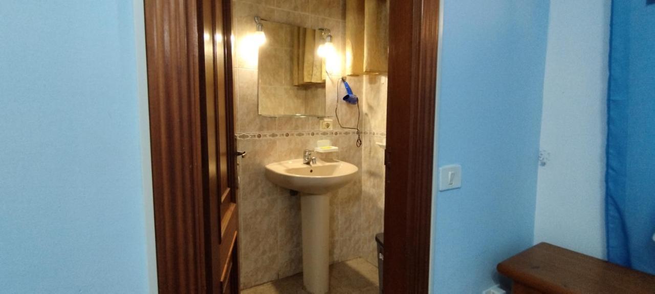 Los Cristianos Centro, Room With A Private Bathroom In Shared Apartment Arona  Exteriör bild