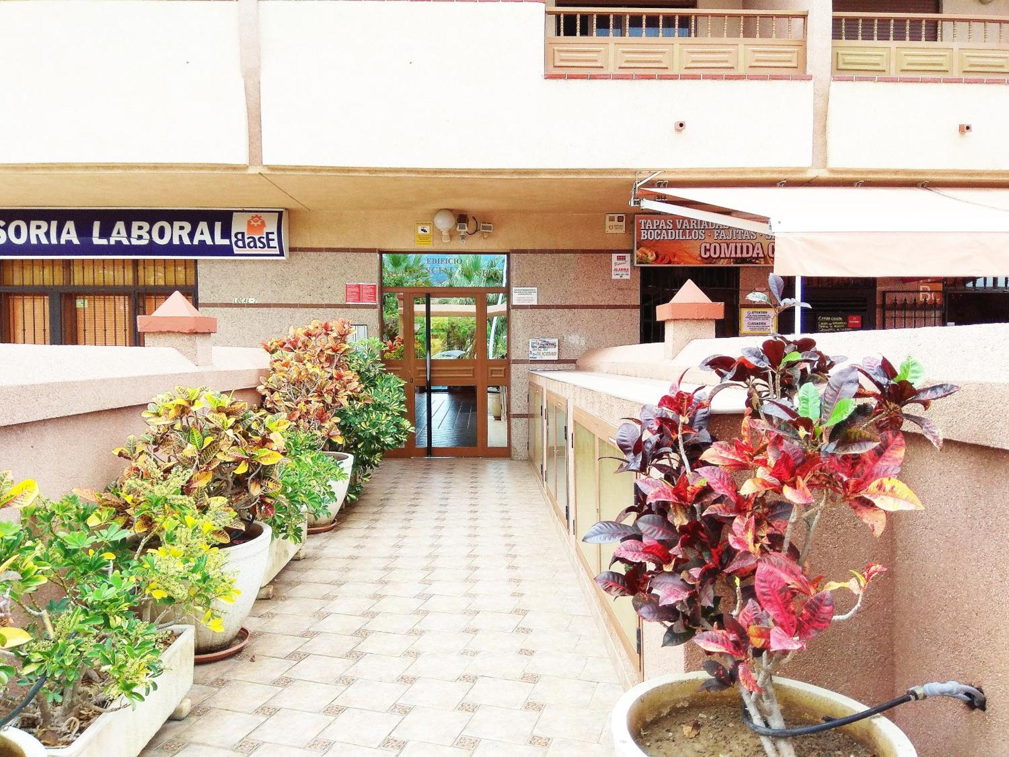 Los Cristianos Centro, Room With A Private Bathroom In Shared Apartment Arona  Exteriör bild